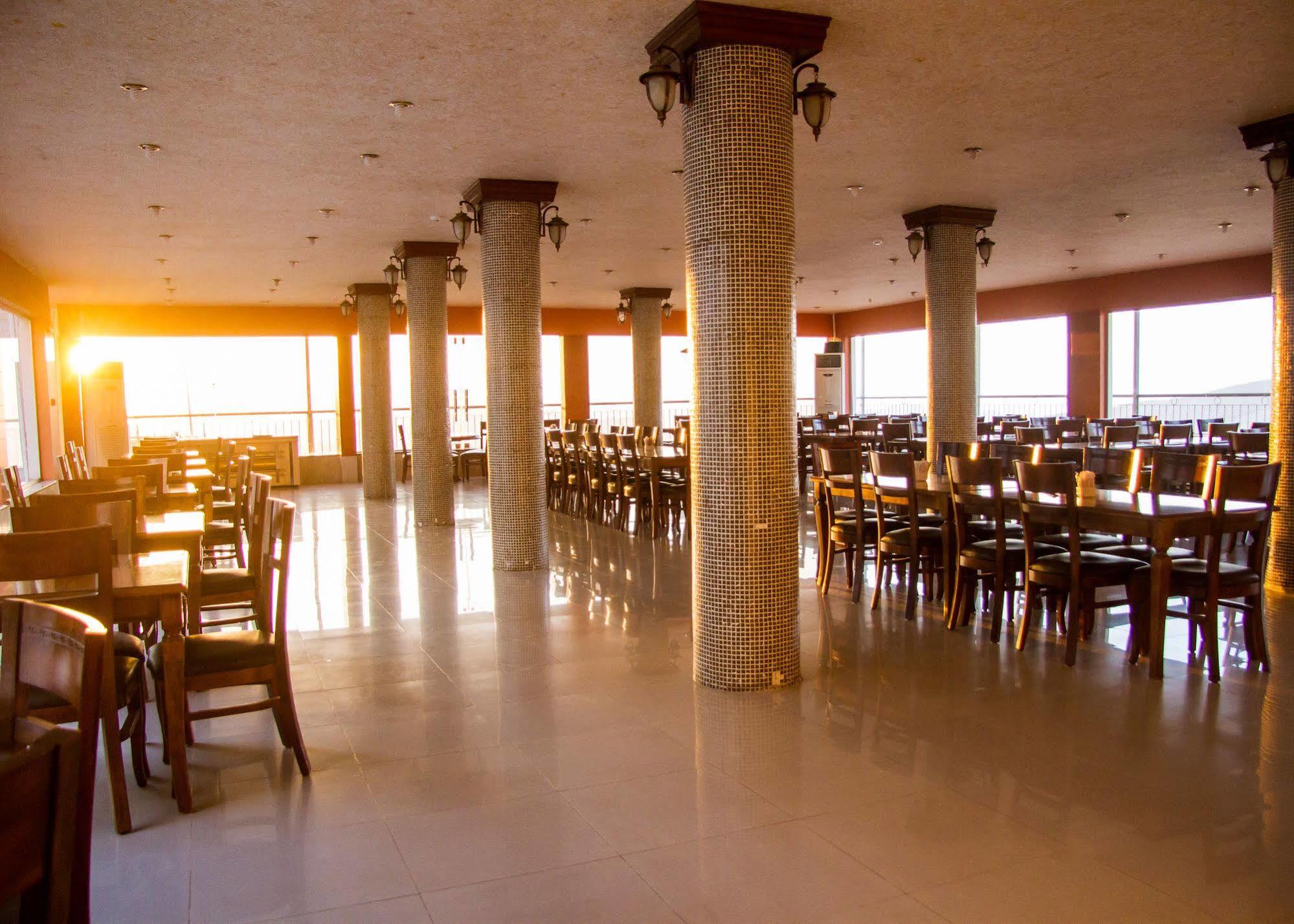 Al Anbat Hotel & Restaurant Wadi Musa Exteriér fotografie