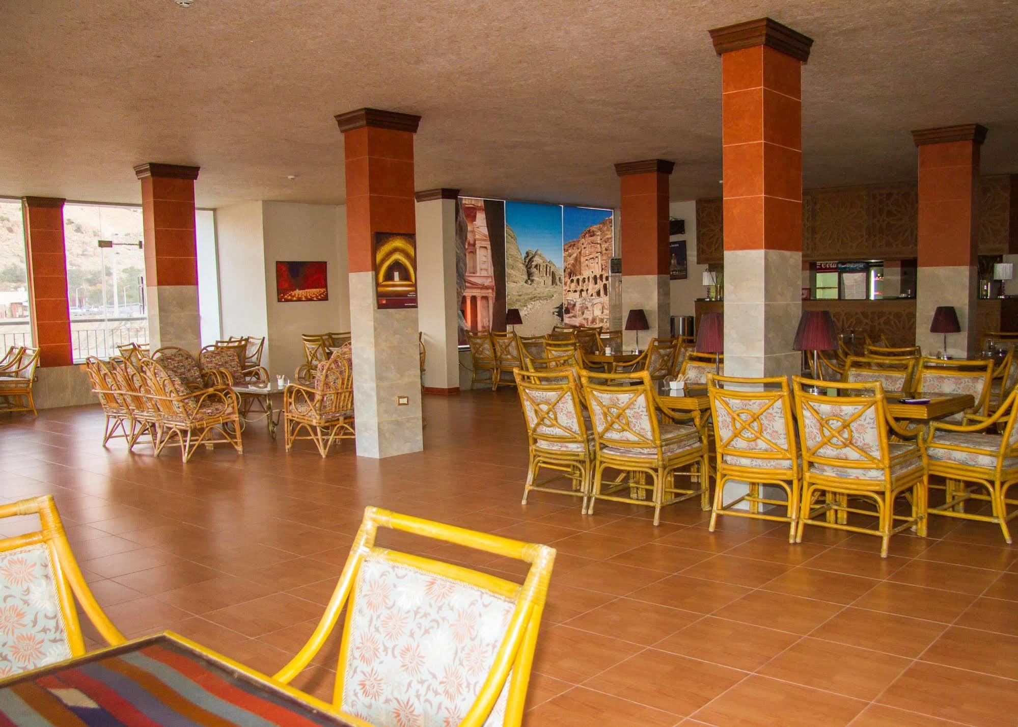 Al Anbat Hotel & Restaurant Wadi Musa Exteriér fotografie