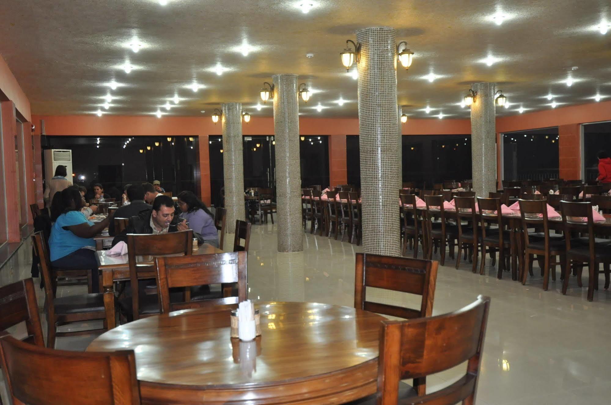 Al Anbat Hotel & Restaurant Wadi Musa Exteriér fotografie