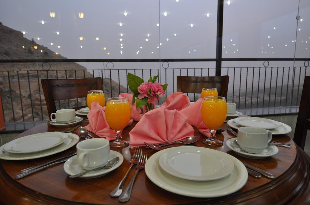 Al Anbat Hotel & Restaurant Wadi Musa Exteriér fotografie